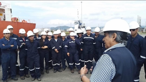 Gerente General de APE, brinda charla educativa a estudiantes de la ESPOL