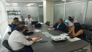 Subsecretario de Puertos preside la reunión de trabajo junto al Gerente General de APE y el Consultor contratado por la SIPP