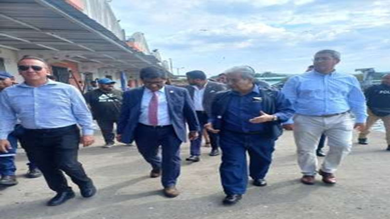 MINISTRO DE LA PRODUCCIÓN VISITÓ EL PUERTO COMERCIAL Y PESQUERO DE ESMERALDAS